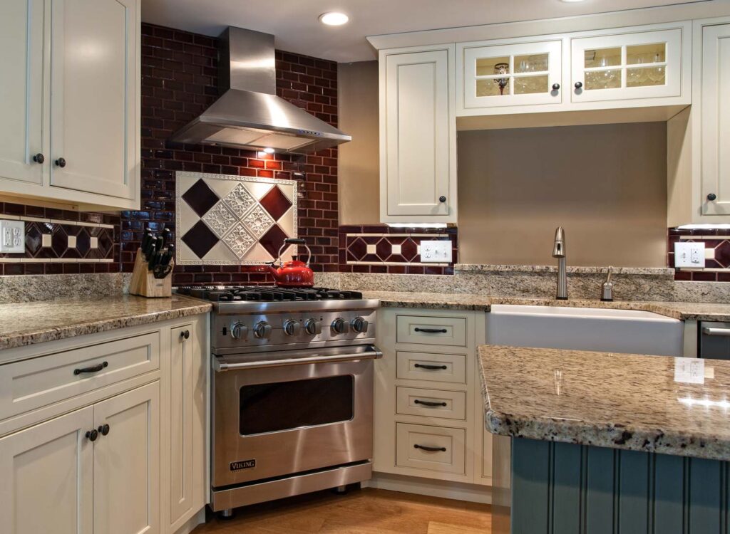 Striking and magnificent tiling and backsplash