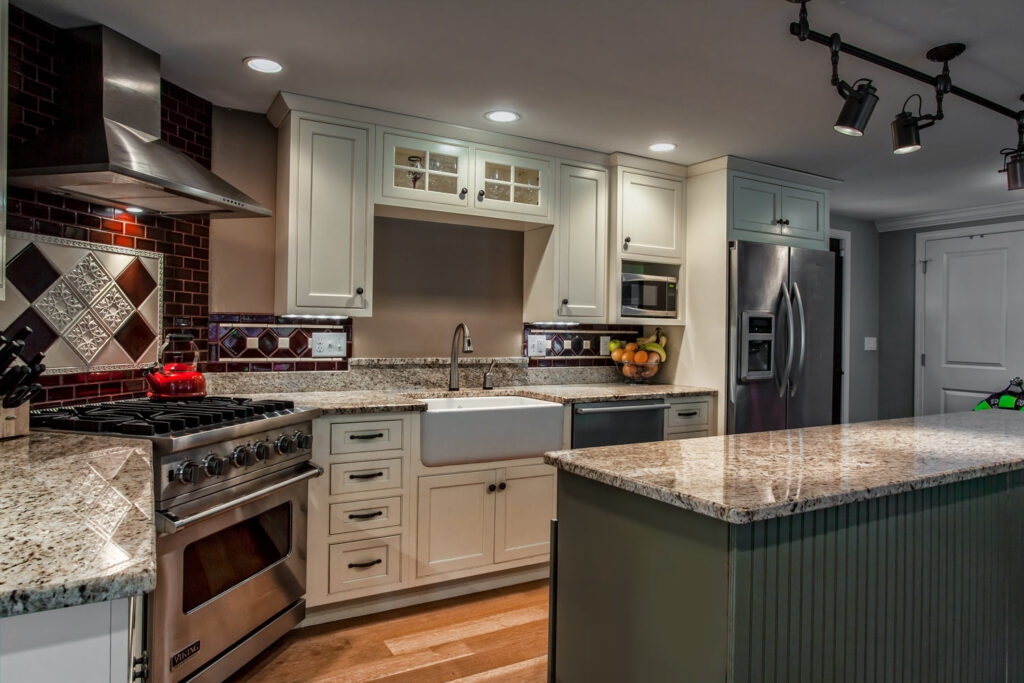 Gorgeous white Apron Farmhouse kitchen sink
